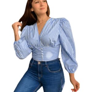 Blusa con diseño de líneas